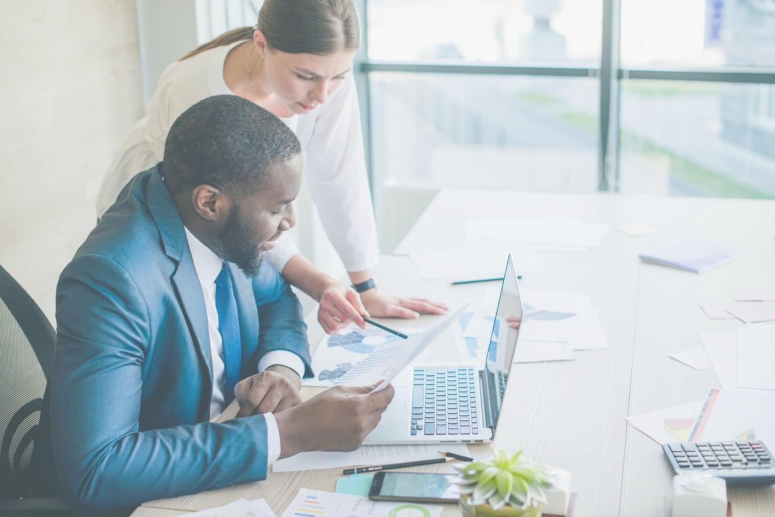 Graphiques financiers et analyses de performance ROI